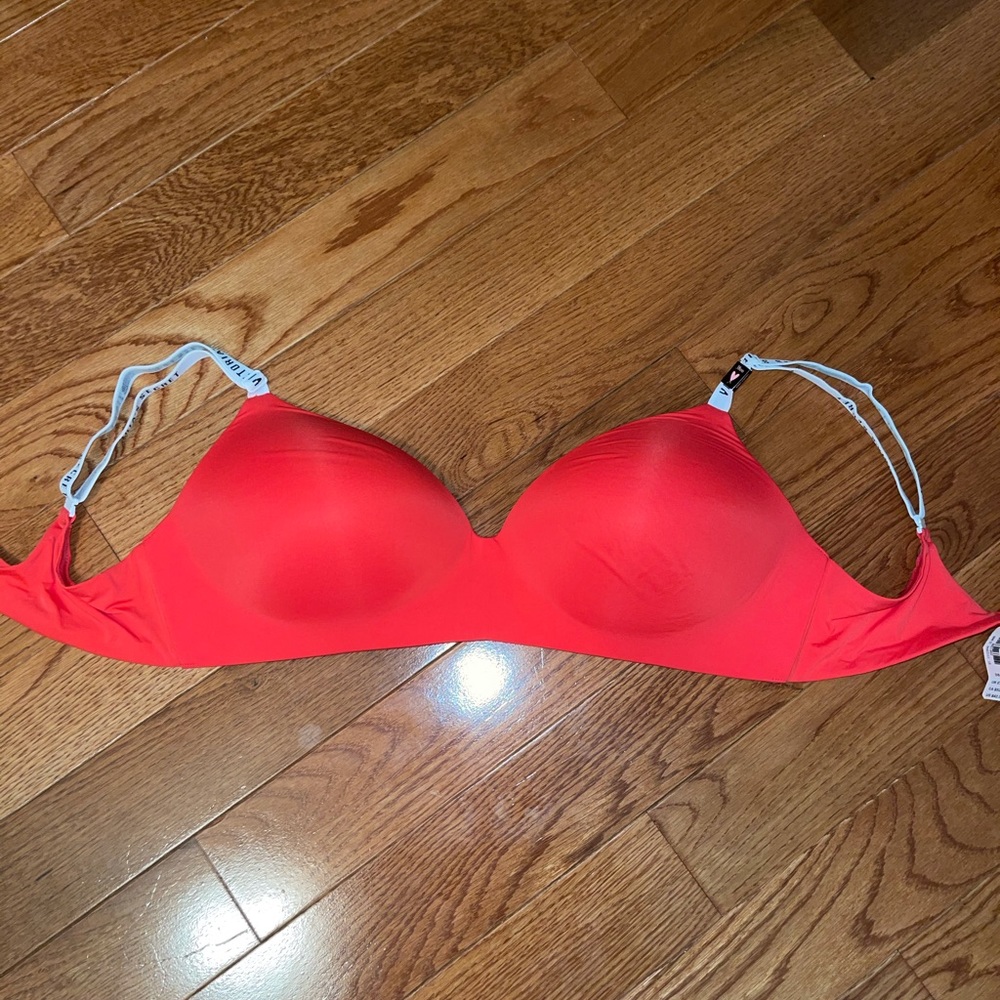 Victoria’s Secret no wire bra